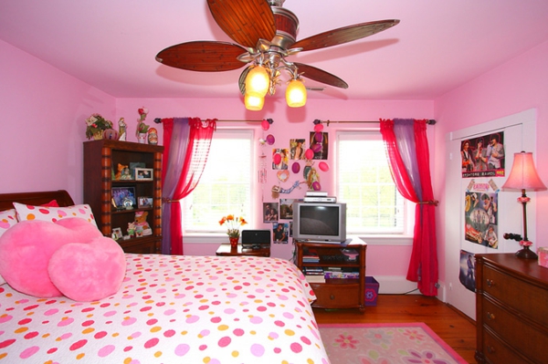 غرفة نوم تصميم رائع في الوردي