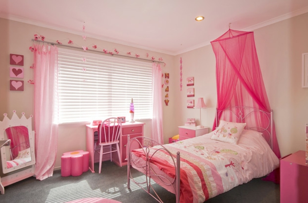 غرفة نوم اطفال رائعة في الوردي