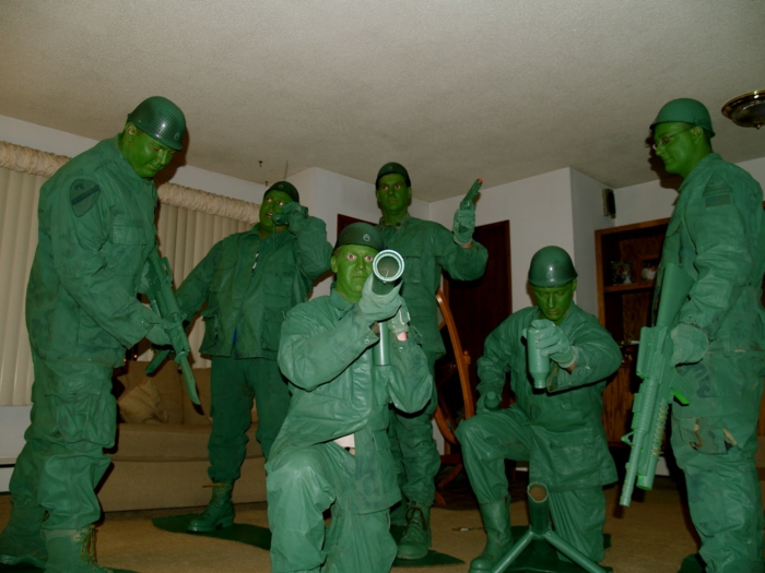 зелени войници като играчки - карнавални костюми за група