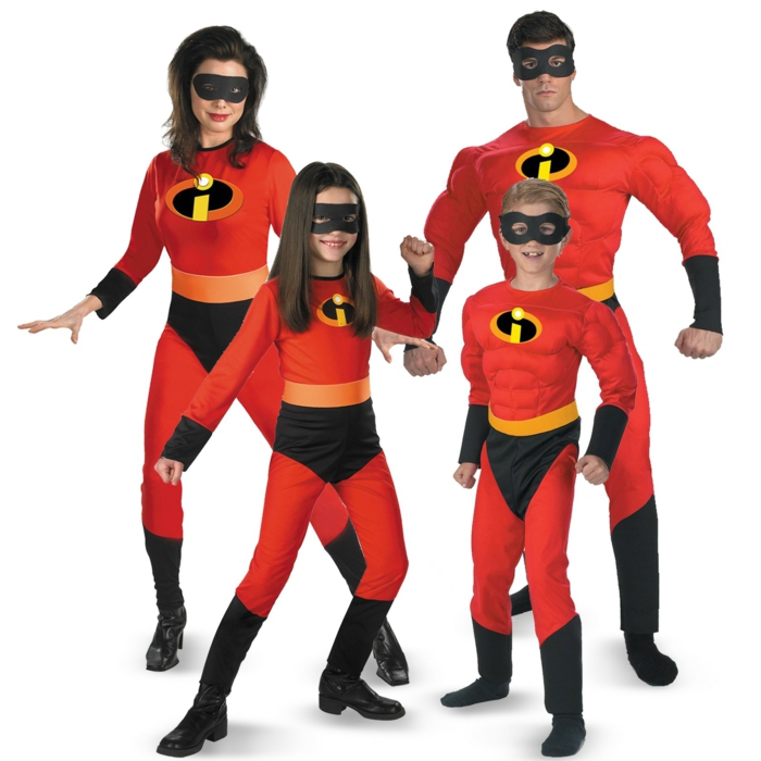 костюми от семейната група от филма The Incredibles
