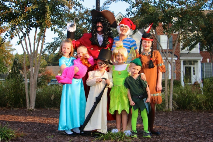 Групови костюми Идеи - семейство с много деца като Питър Пан Герои
