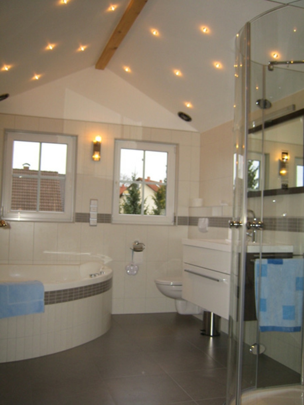 -fascinating-lighting-in-the-bathroom iluminación de baño para techo