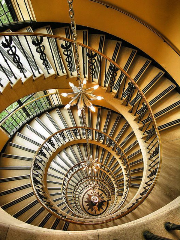 fascinante interior Spindeltreppe- escalera