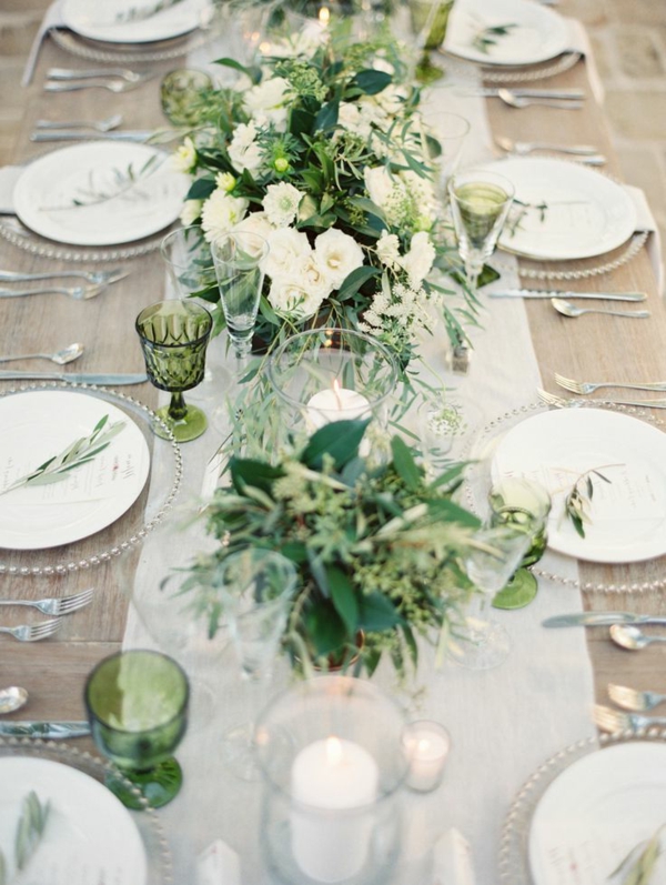 mesa de fiesta decoración-with-flores-en-la-mesa
