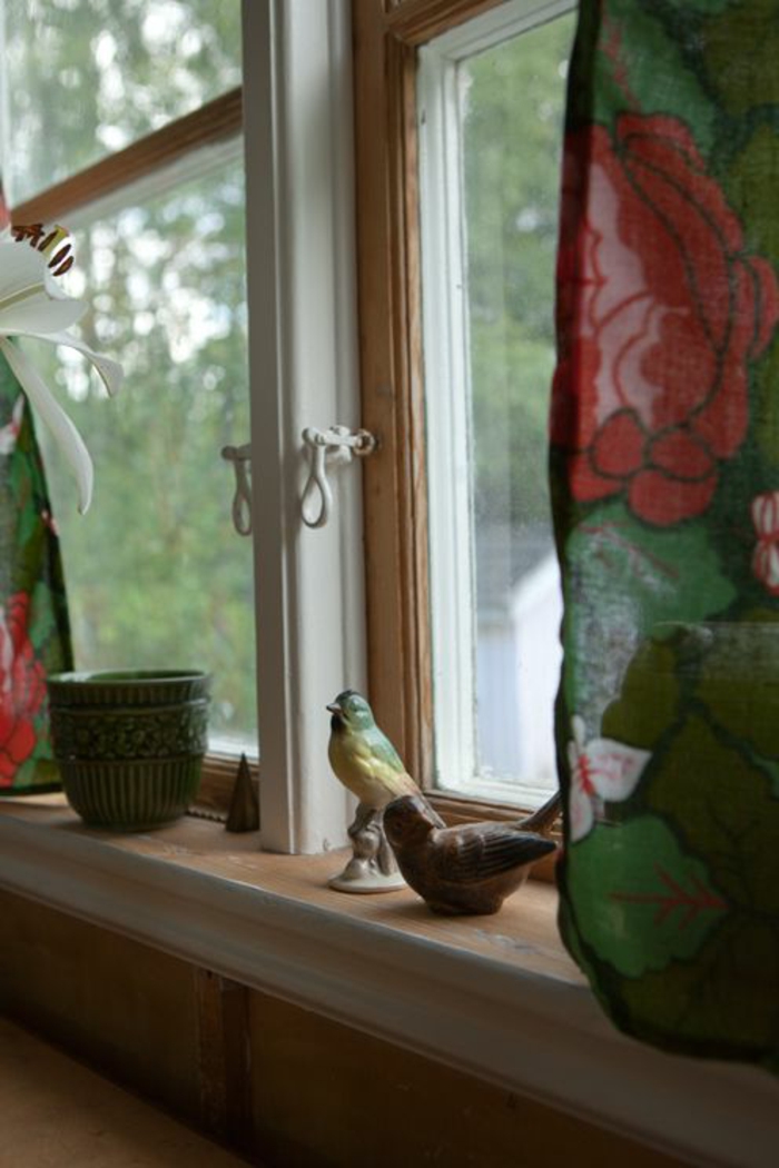 fa ablakpárkányok díszítő függönyök virágos présekkel
