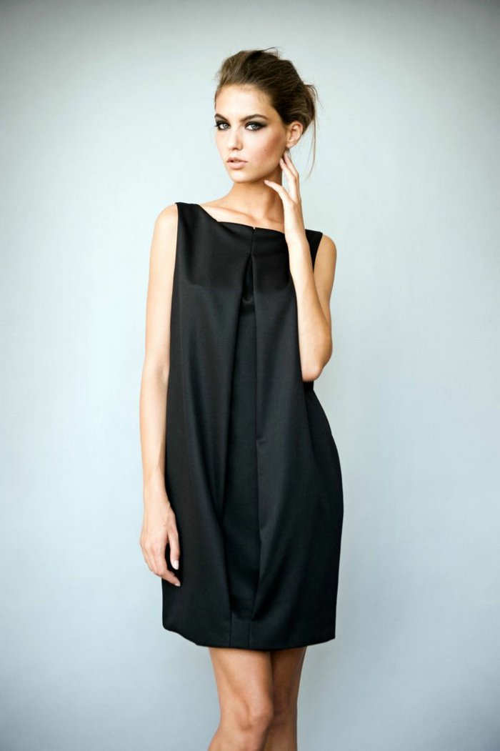 Празнични рокли-късо черно-фин модел