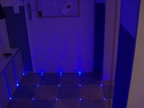 csempe-fény-nagyon-szép-design világítás kék