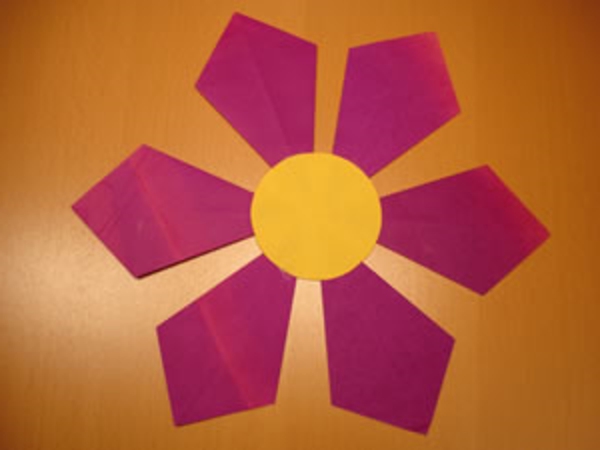 קישוט האביב - crafting-kids-flower-of-paper