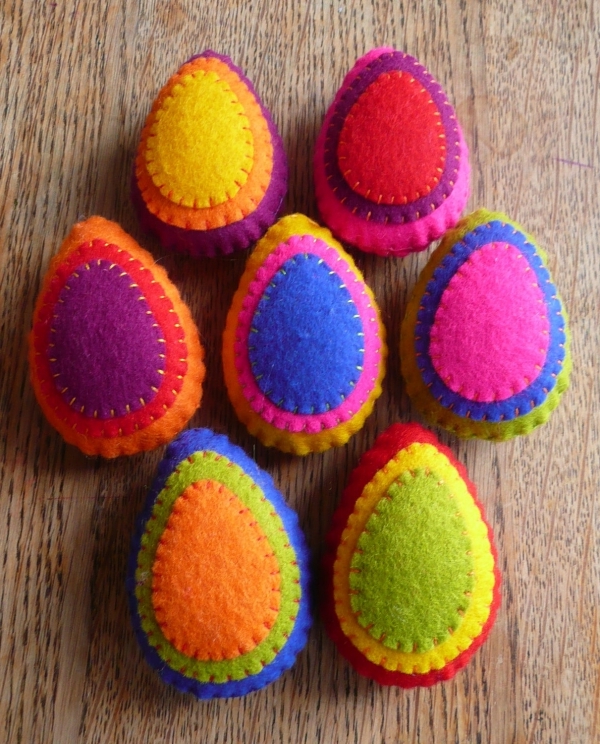 Proljetno ukrasno ukrašavanje - napravljeno s djecom - šarene - Uskrsna jaja iz vune