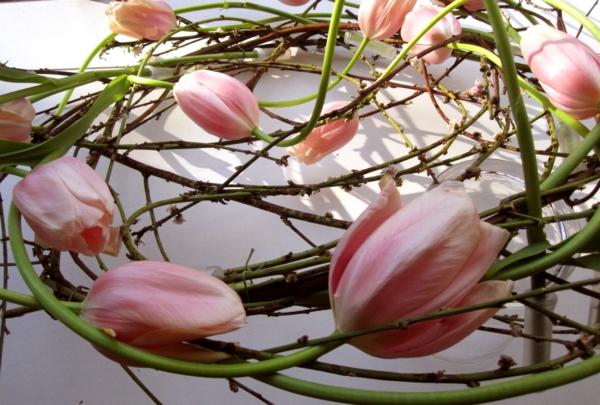 Francuski-tulipani-in-a-vijenac-pflechten