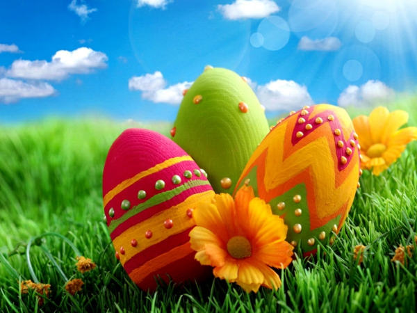 vidám-húsvét-kék-ég-színes-tojás-szuper aranyos és jó kép