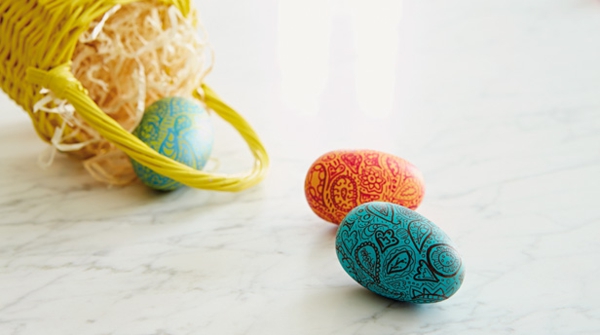 merry-easter-colorful-easter-eggs-framing-ideas-to-decoration Color de huevos de Pascua