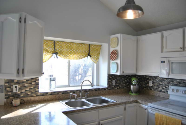 cortinas-para-pequeñas-ventanas-en-la-cocina-bellamente diseñadas