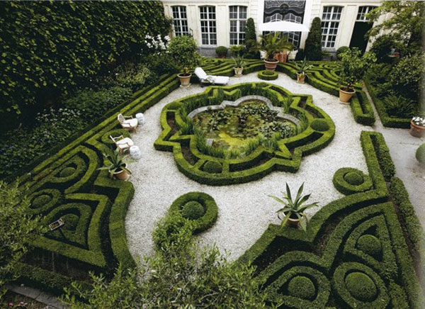 αρχοντικό κήπο - με ενδιαφέροντα πράσινα σχήματα