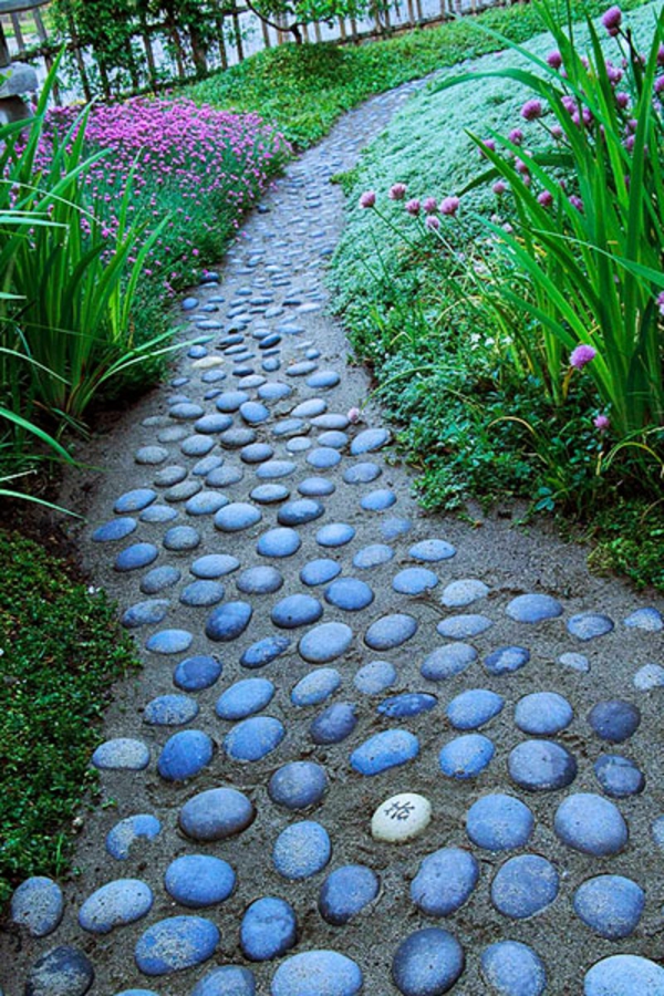 Интересно-градина пешеходна пътека-с-цветни камъни Pave
