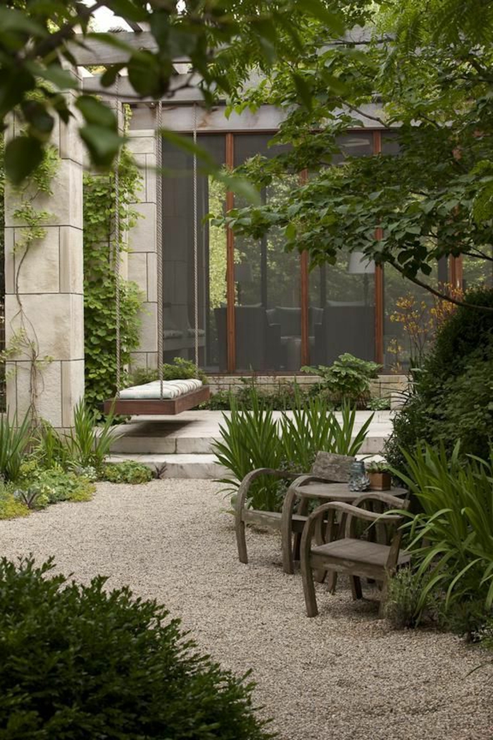 растение с чакъл-зелено-красива градина дизайн-