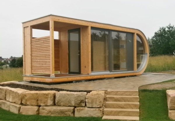 градинска дървена къща каменни стълби - модерен дизайн на къща