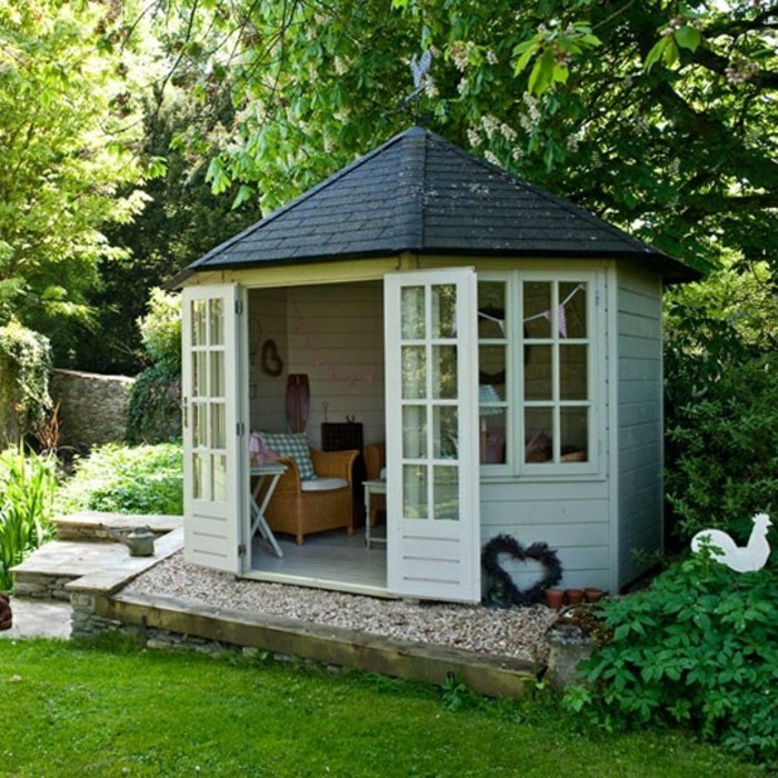 حديقة الأفكار المتاحة للحدائق الصغيرة الجميلة كوخ-مع-الأسود-سقف