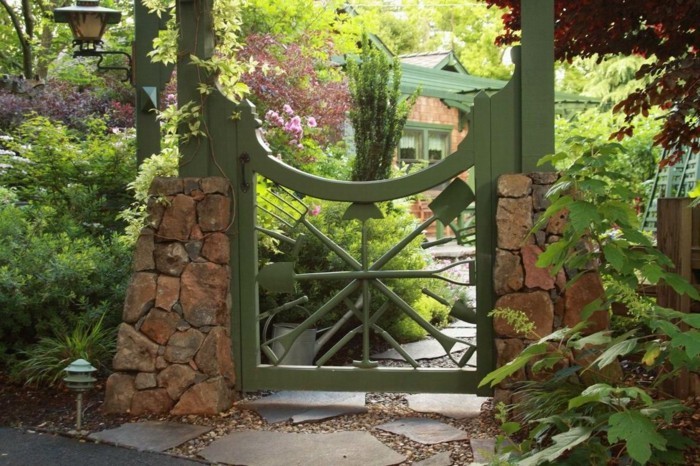 puertas-de-madera Gartentor-propio-build-todavía-hermosa-jardín