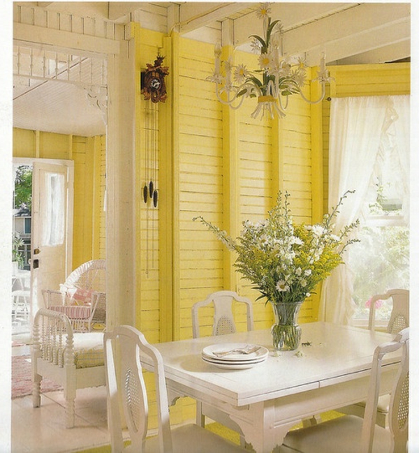 الأصفر وظلال غرفة الطعام