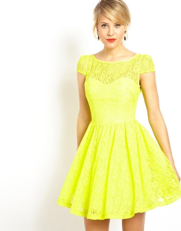 -жълто-дрехи-модерен дизайн-съвременна рокля-летни рокли