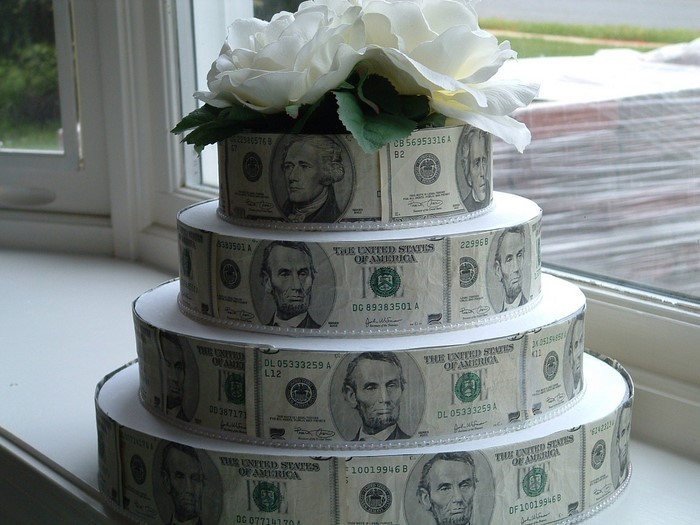 monetarna poklon-vjenčanja-torta-novac kao vjenčani dar