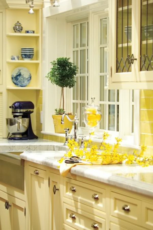 otthonos-konyha-in-sárga színű