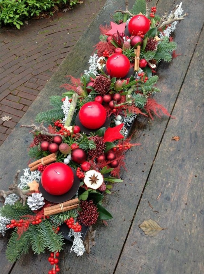 decoración acogedora mesa-roja conveniente-para-navidad
