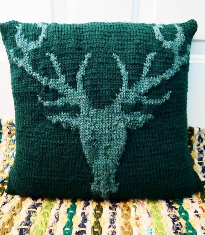 уютен модел плетена възглавница-зелено-красив елен форма декорация