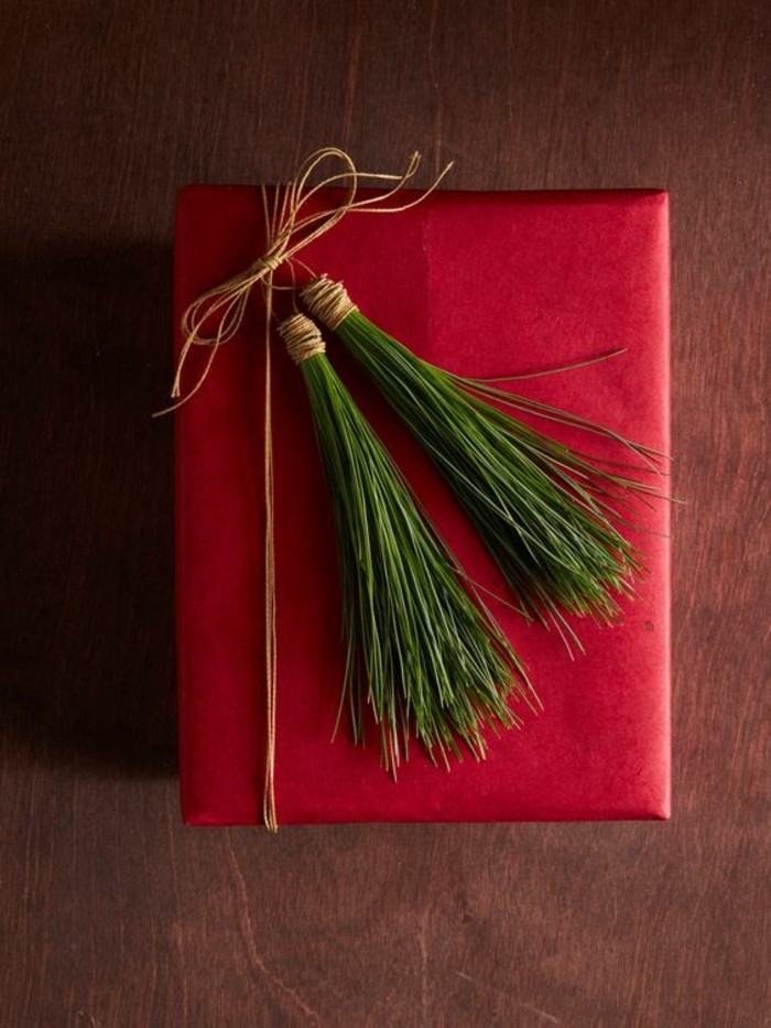 geschenkverpackung-poklon kutija-crveno-geschenkverpackung-s-grane
