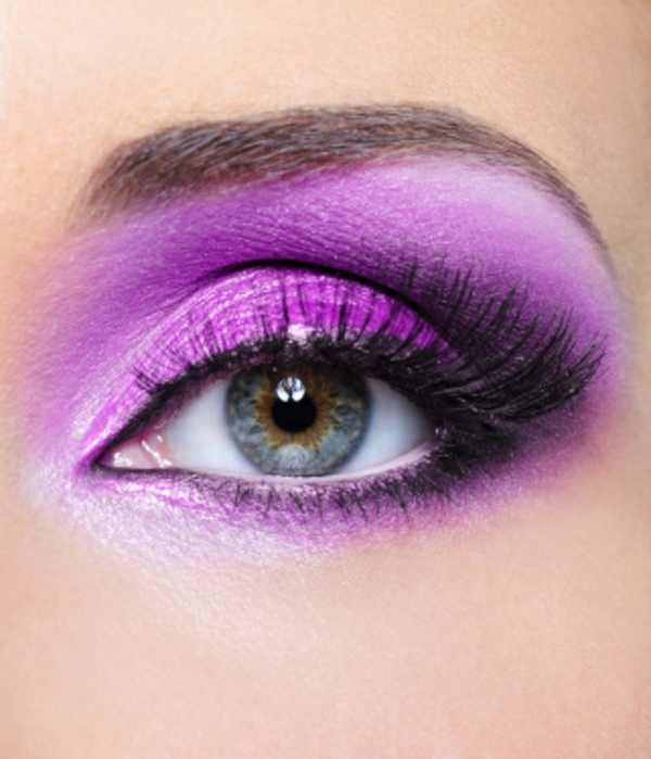 violetti väri silmät muodostavat