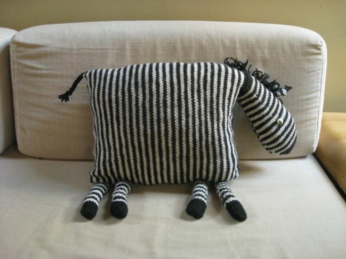 Pletene jastuk Zebra Gestalt kreativna ideja