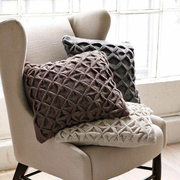 Плетено Cushion различен-тъмен цвят красива декорация