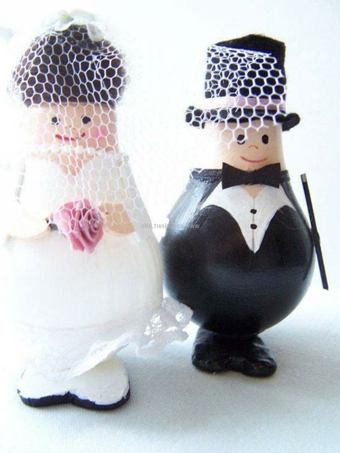 novios, novia y novio hechos de peras, decoración de la boda