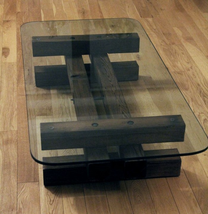 café en bois table propre construction de table en verre Plate-