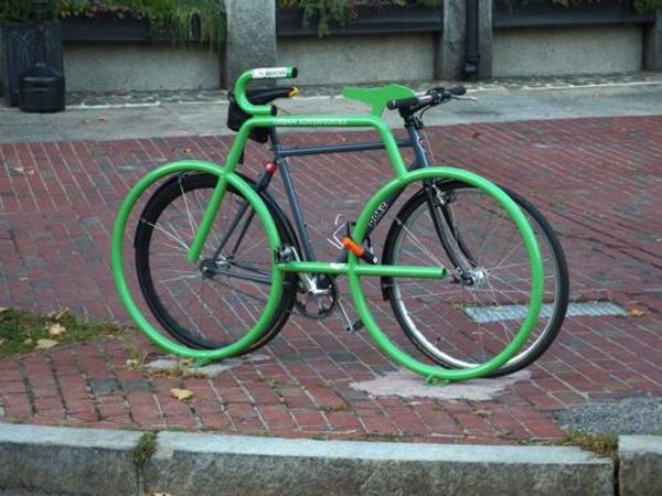 Zelena bicikl stajati poput bicikla bicikla u-zelena