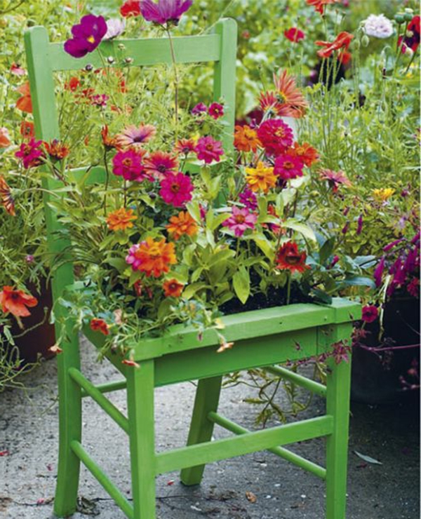 Chaise vert Décoration avec pot de fleurs