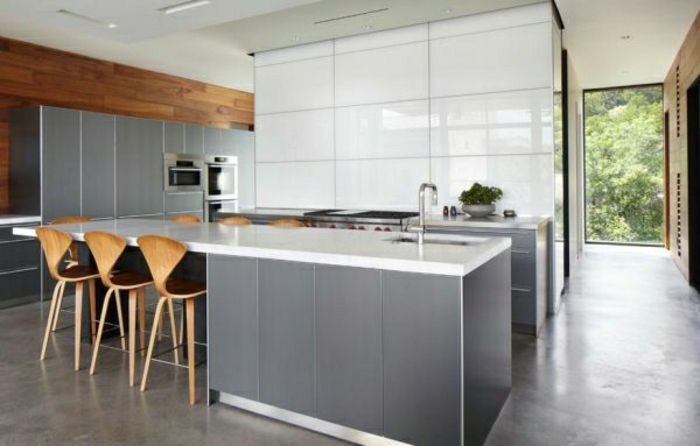 сив цвят стена-елегантен-съвременна кухня