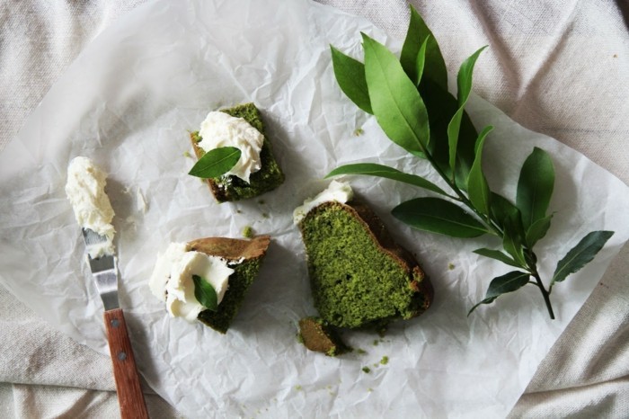 תה ירוק-Matcha-גלוטן-עוגה-עם-Matcha-ו-שמנת-בריאות-ו--תזונה טעימה-בריאה