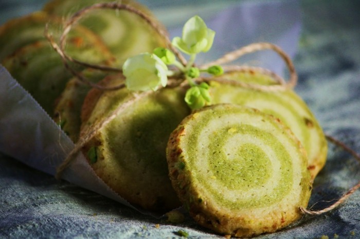 vihreää teetä matcha-spiralfoermige-evästeet-with-matcha-kerma-lahjat-from-the-keittiö-terve ja