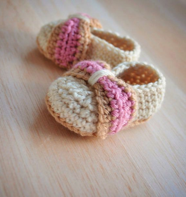 crochet-para-baby-crochet-bebé zapatos-con-hermosas-diseño-zapatos-bebé para - chica
