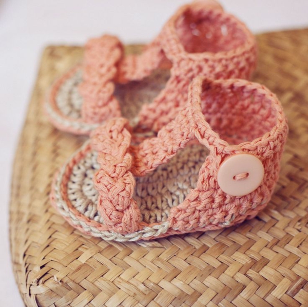 Zapatos-con-hermosa-diseño -häkeln-para-baby-crochet-bebé