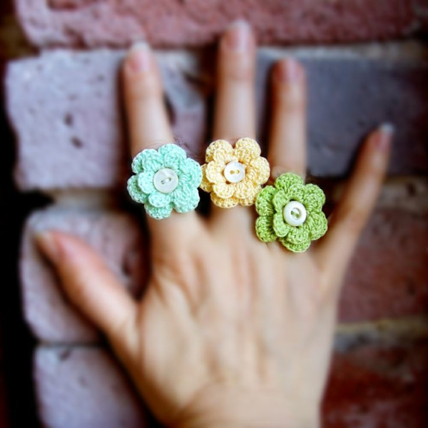 βελονάκι-όμορφα-δημιουργικό-βελονάκι-λουλούδια - δαχτυλίδια