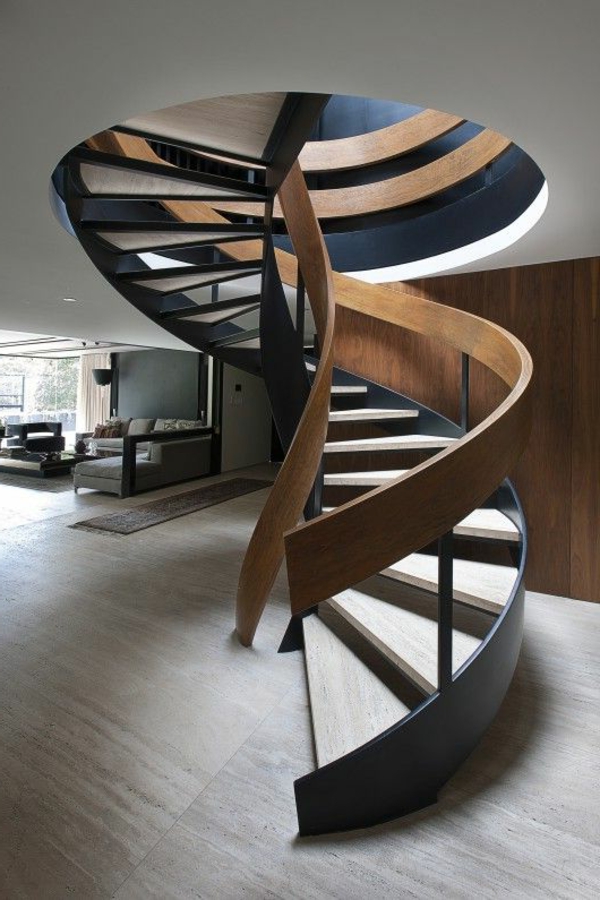 madera-escalera de caracol-con-un-sorprendente diseño