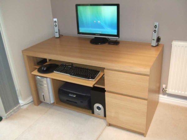 дървена бюро компютър ikea