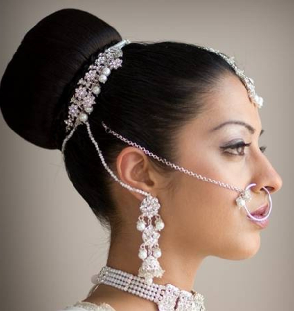 όμορφη νύφη-αραβικό-γαμήλιο-χτένισμα- κομψή εμφάνιση
