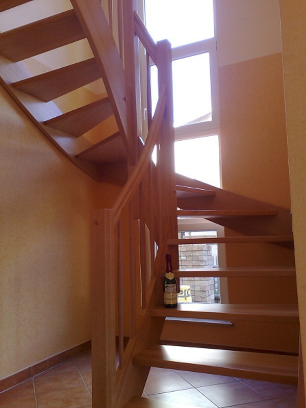polukružno stubište konstruira lijep izgled - prozor