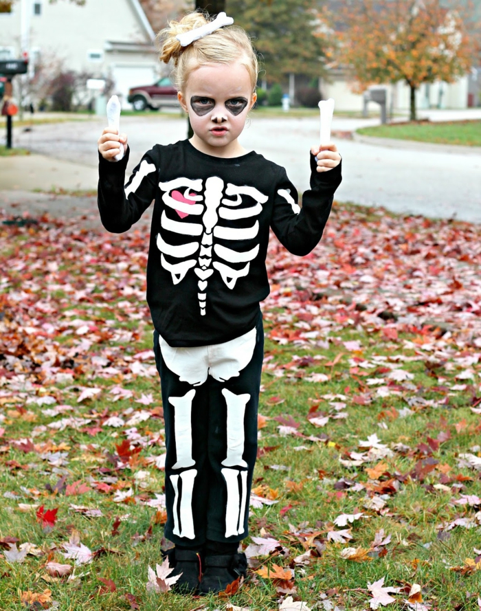 Slete kostim za djecu, prikupljanje slastica s zastrašujućim kostimima, sretan Halloween