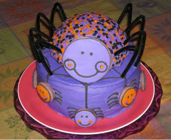هالوين الكعك الأرجواني العنكبوت
