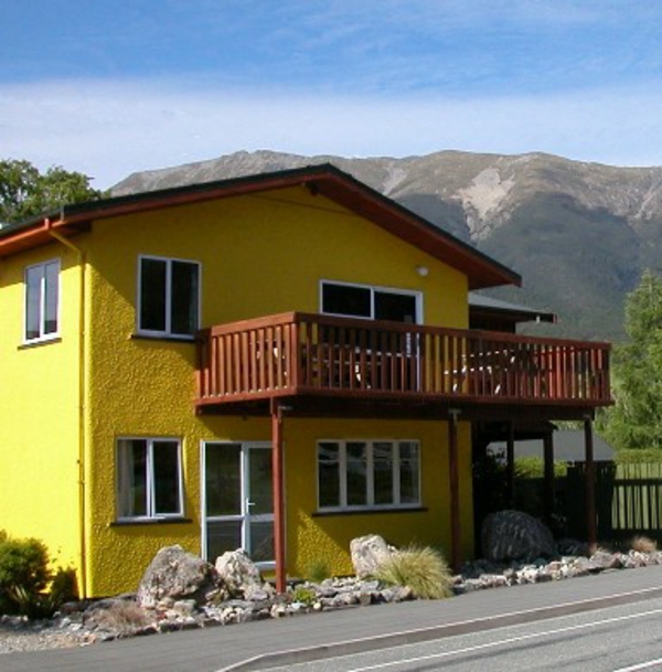 hausfassade boja-kul-dizajn-od-žuto-house
